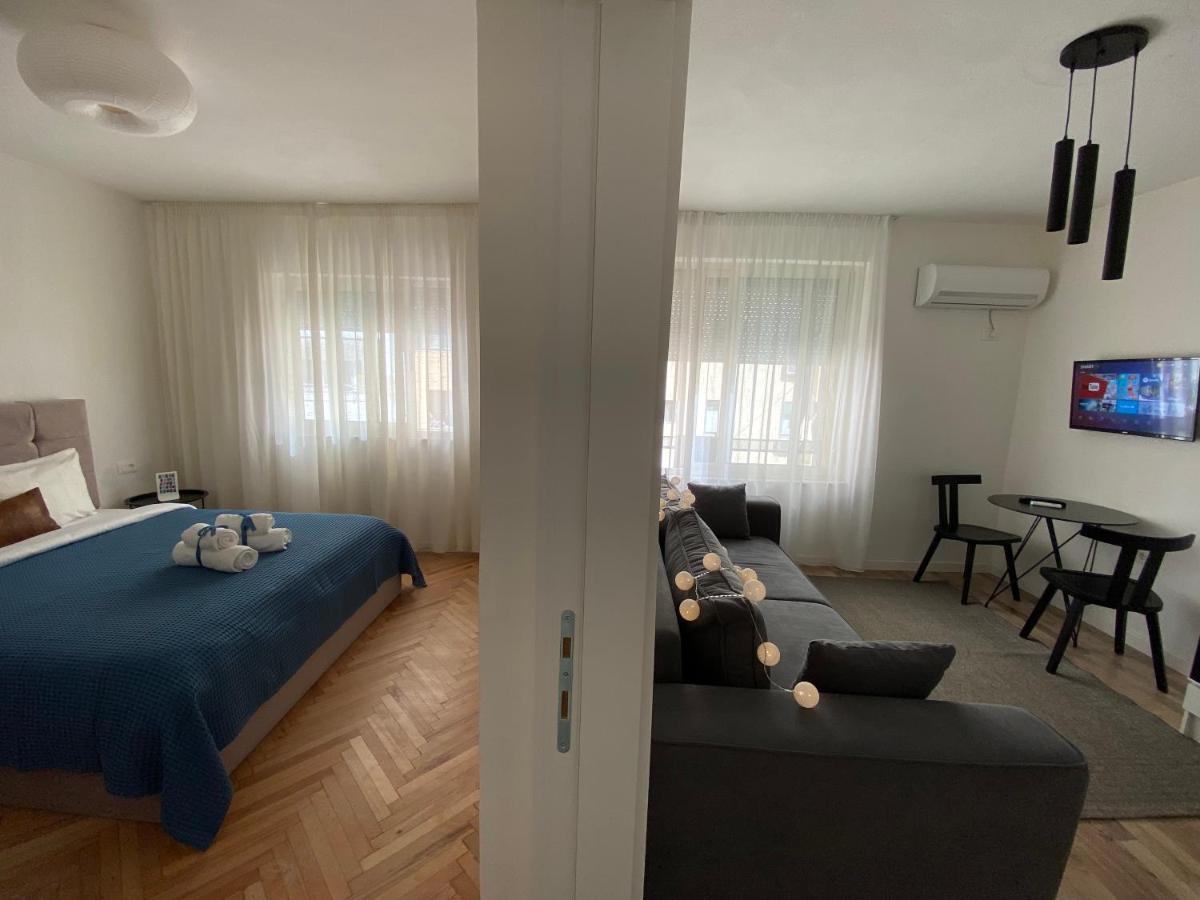 Myslym Shyri'S Apartments ติรานา ภายนอก รูปภาพ