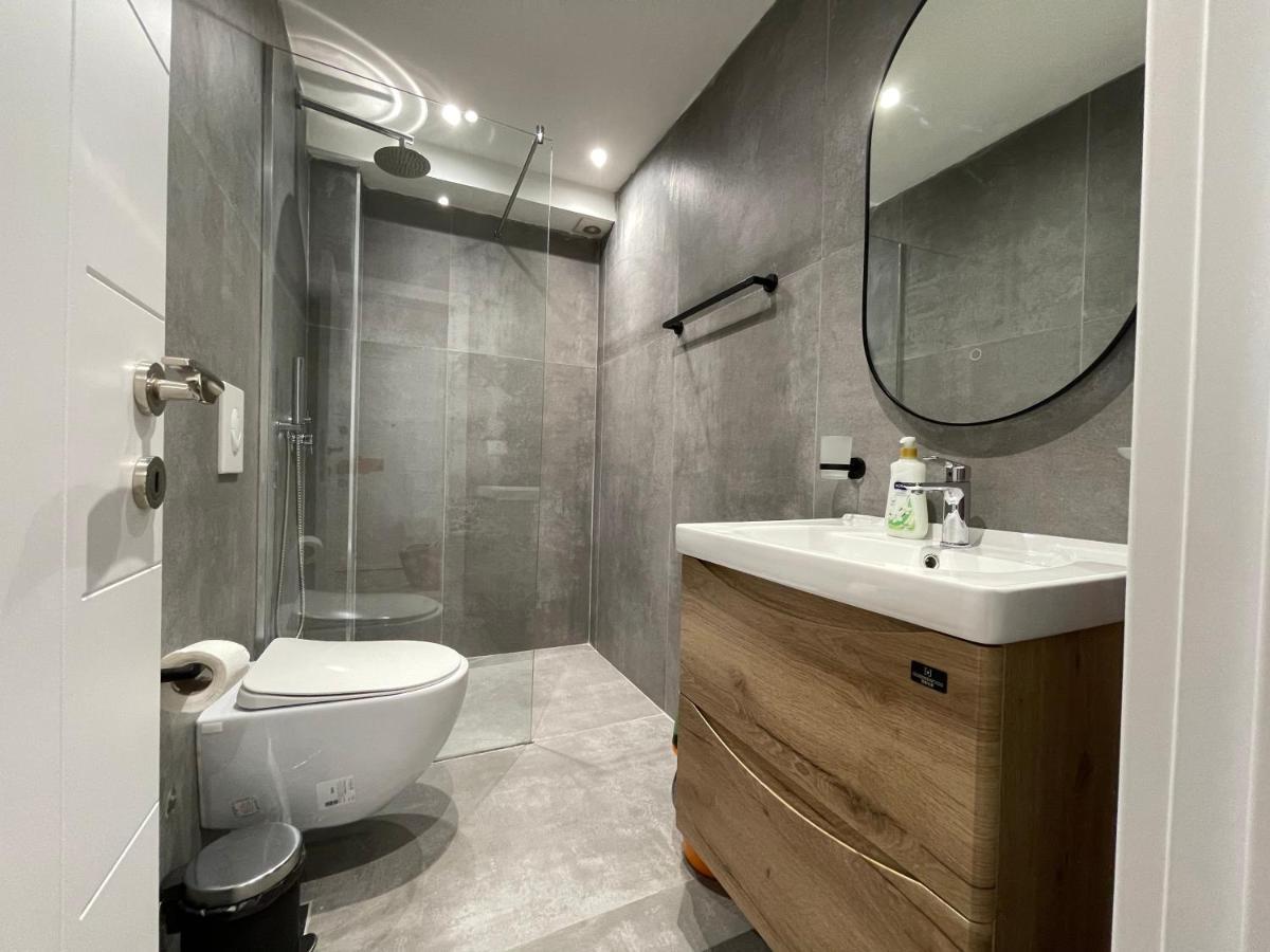 Myslym Shyri'S Apartments ติรานา ภายนอก รูปภาพ