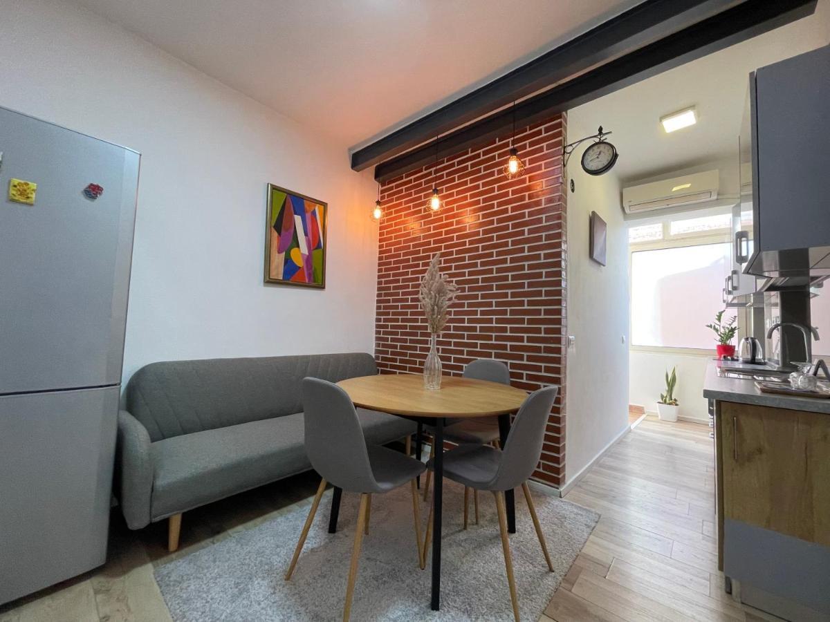 Myslym Shyri'S Apartments ติรานา ภายนอก รูปภาพ