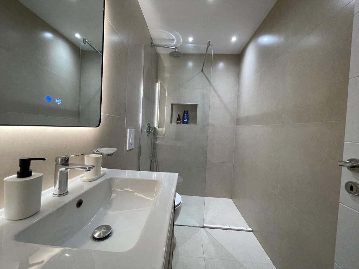 Myslym Shyri'S Apartments ติรานา ภายนอก รูปภาพ