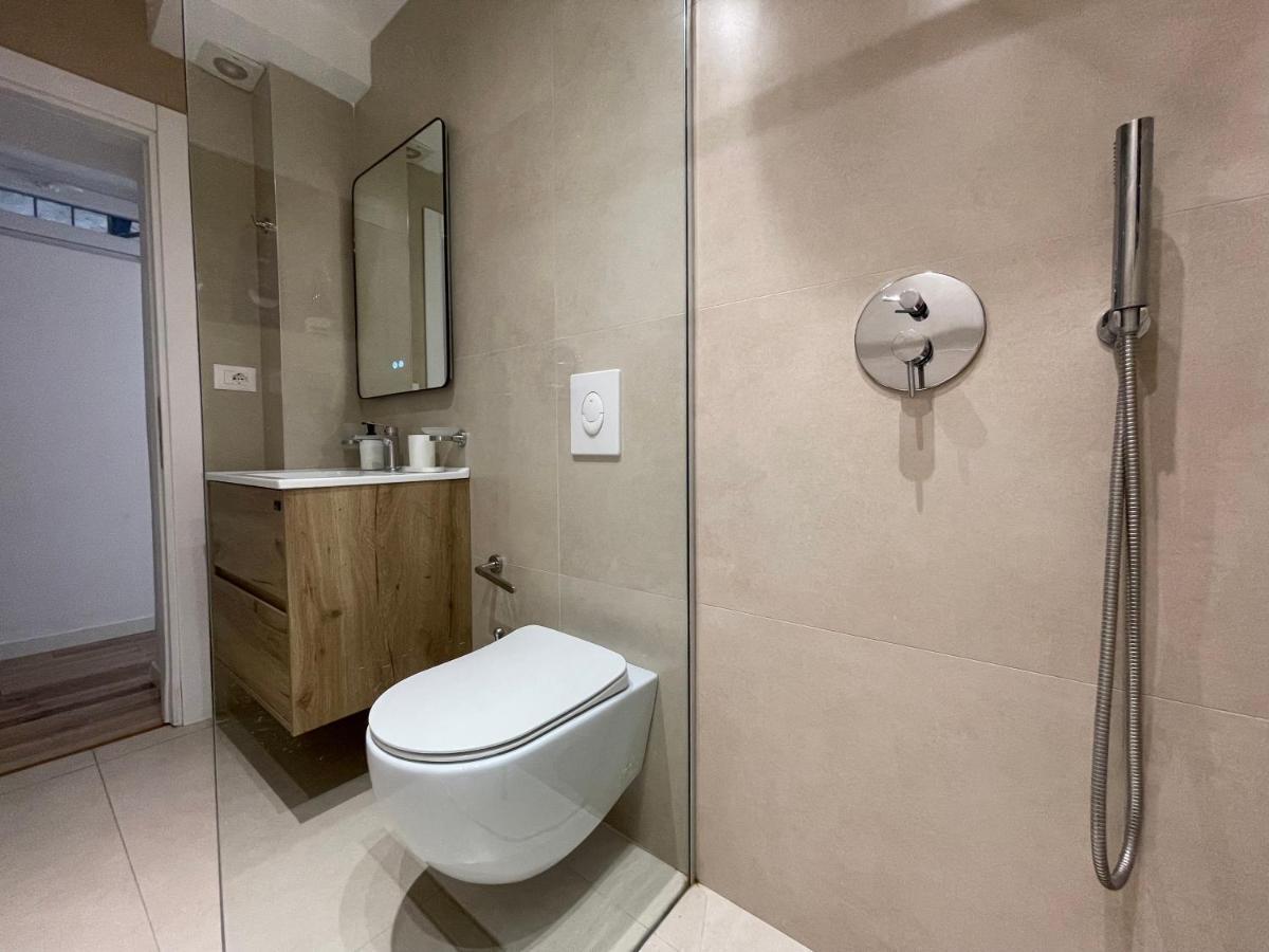 Myslym Shyri'S Apartments ติรานา ภายนอก รูปภาพ